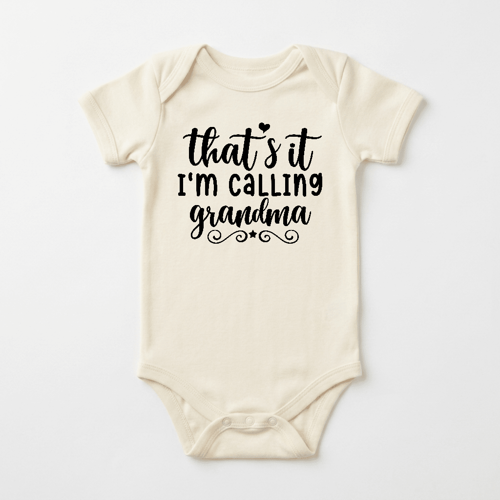 Dress your little one in the Toodleroos “That’s It I’m Calling Grandma Baby Onesie – Funny Bodysuit,” a cream-colored infant outfit featuring playful black text that reads “that’s it IM CALLING grandma” with charming heart and swirl accents underneath. Ideal as a coming-home ensemble or a thoughtful baby shower gift for new parents.